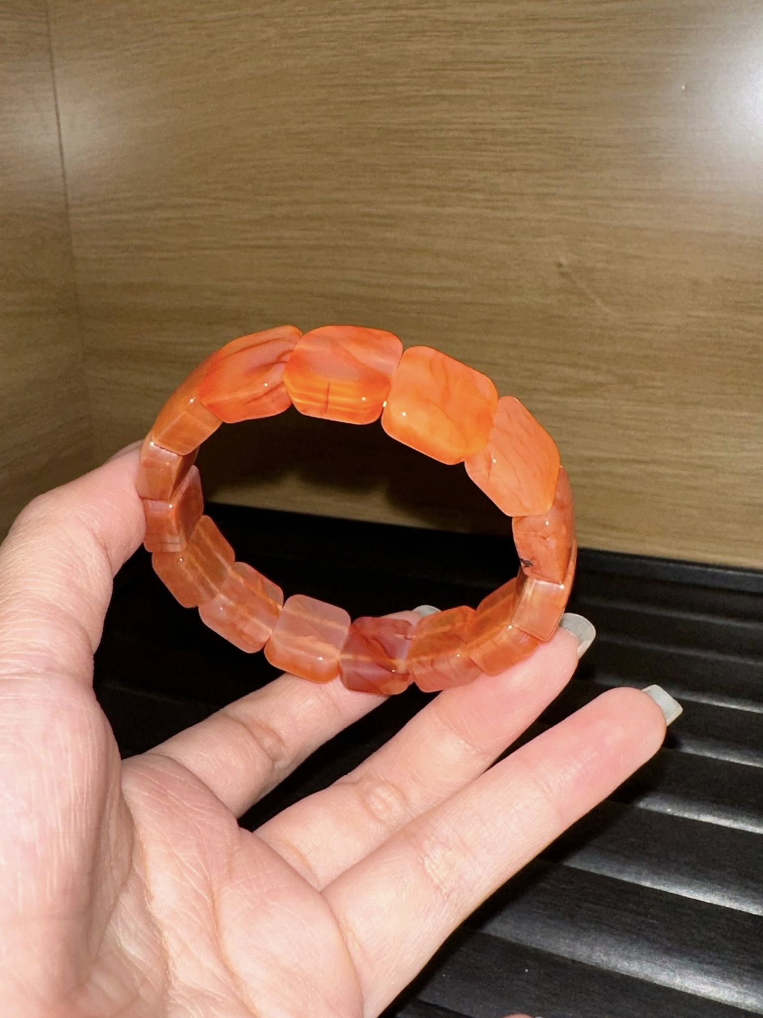 Chuỗi vuông Long Vân Đỏ